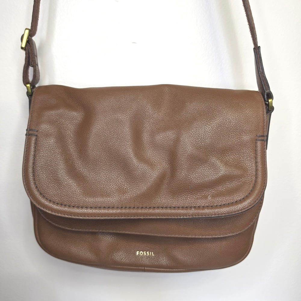 Fossil Dark Academia Crossbody Bag Medium Leather Classic Minimalist Brown